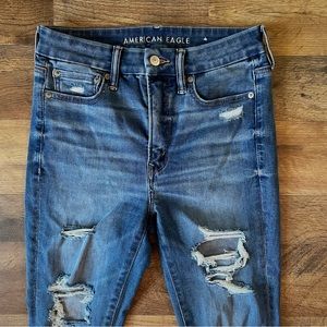 AE LUXE JEAN 6 xtra-short Stretchy Jegging High Waisted Light Wash Distressed
